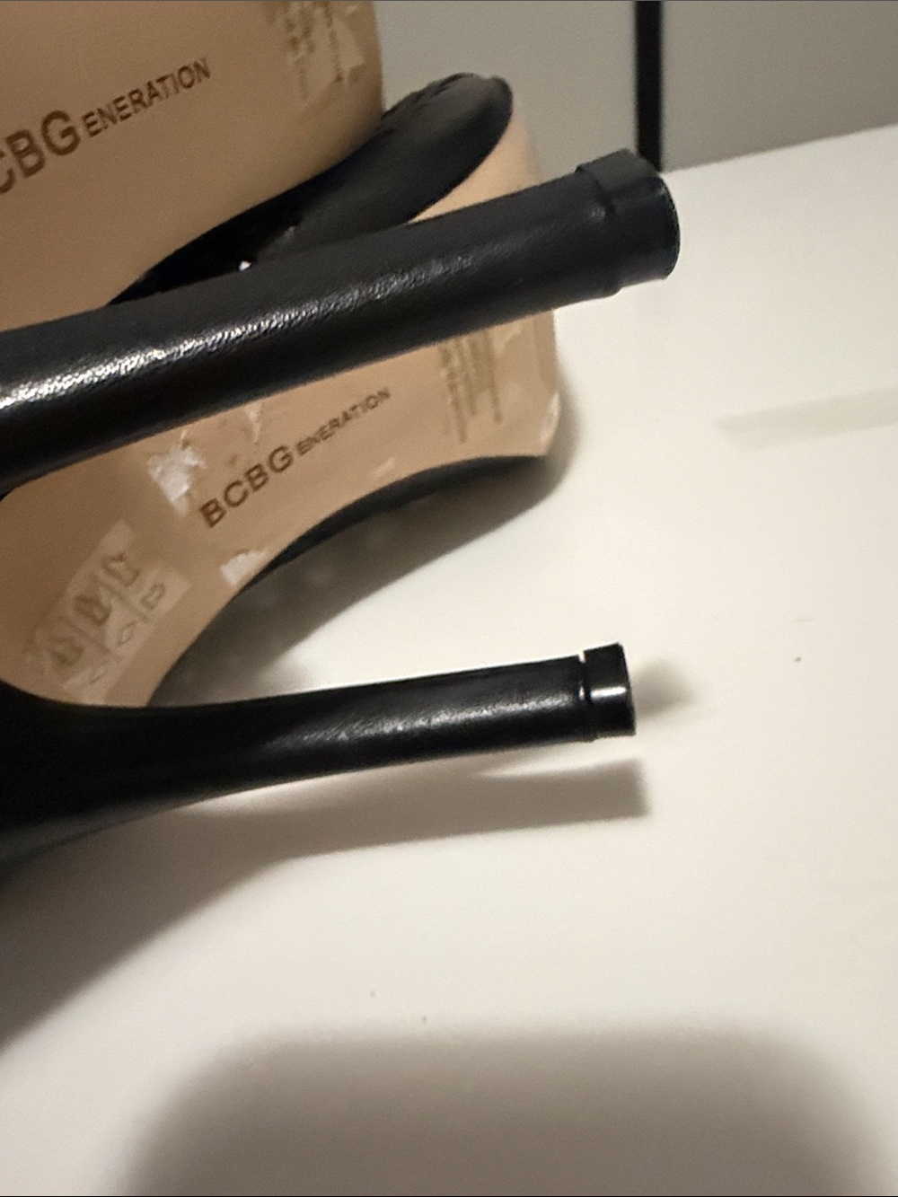 BCBGeneration Black Upper Leather Laser-Cut Pointed Toe Heels Size 9M/39 - Picture 10 of 15